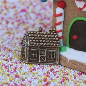 Gingerbread Men Button - Large House